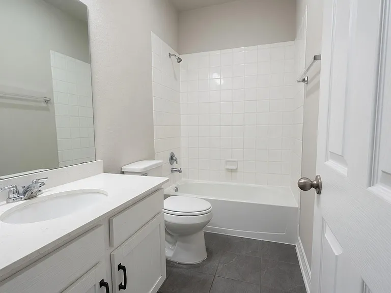 24319 Salts Mill Dr — Photo 16