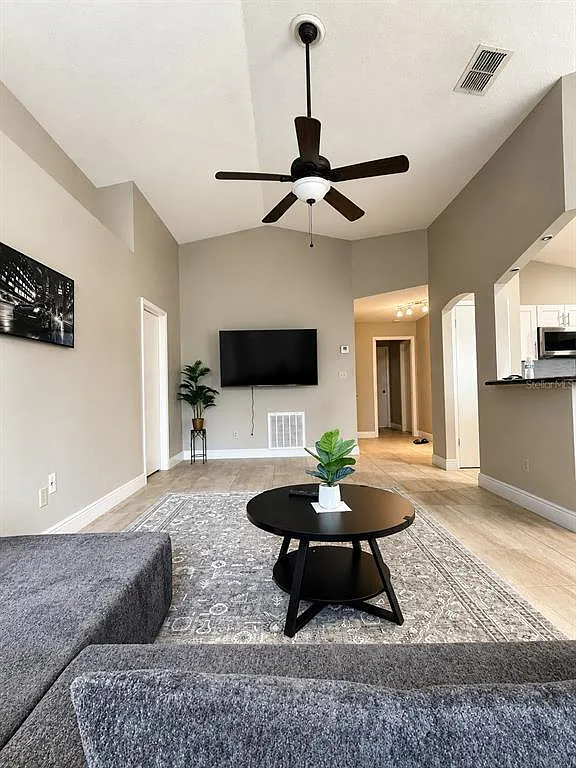 2 bed, 2.0 bath, 1330 sqft, $1,900 — Photo 3