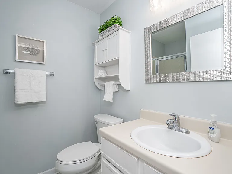 1019 Hulon Ln — Photo 9