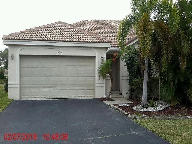 1560 Orion Ln — Photo 2