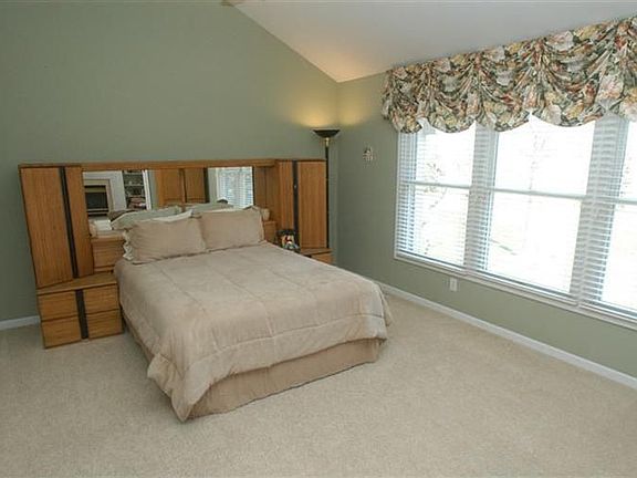 3rd image of 4074 Saint Andrews Ct