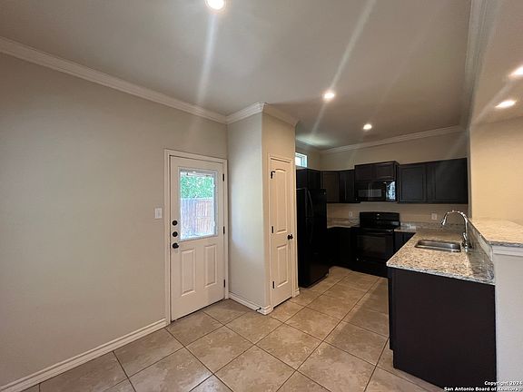 3rd image of 6611 Mia Way