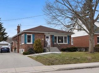 15 Concord Ave, Hamilton, ON L9H 1R5