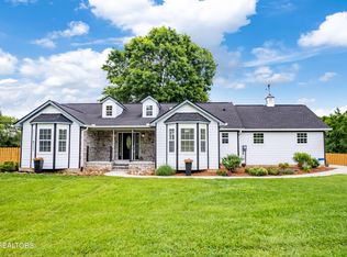 734 Clifford Russell Rd, Maryville, TN 37801