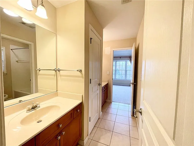 555 Vinings Springs Dr SE — Photo 44