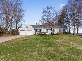 1122 Lake Rd, Conneaut, OH 44030