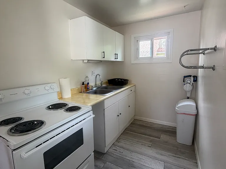 1644 Pool St #2 — Photo 5