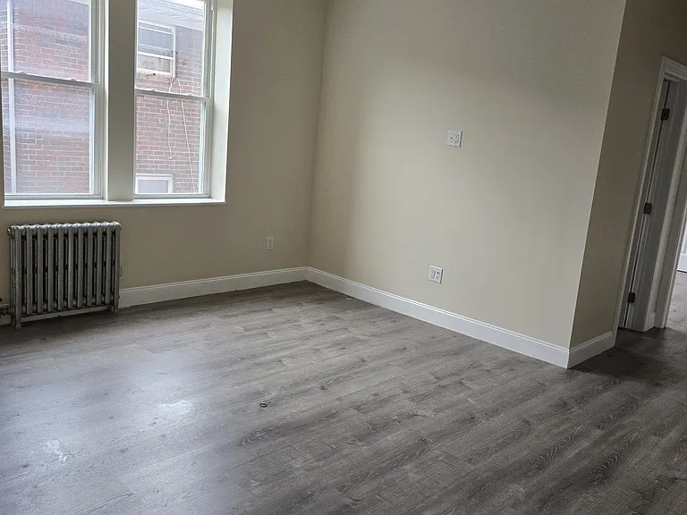289 Day Ave #B2 — Photo 2
