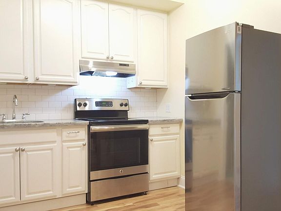 Well-equipped kitchenette