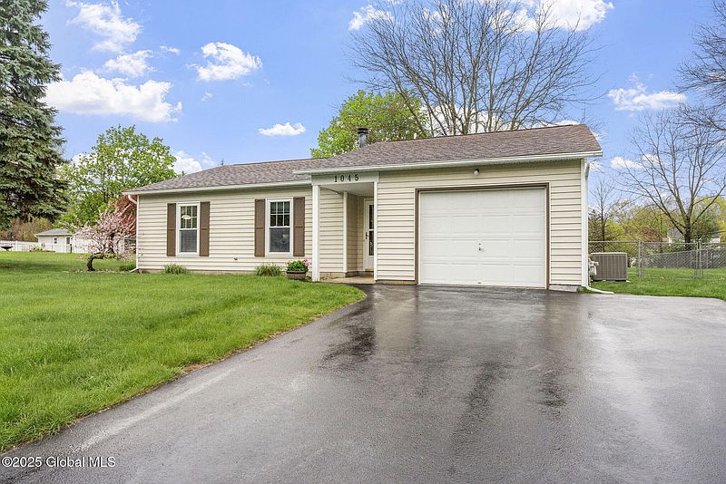 2nd image of 1045 Laural Lane