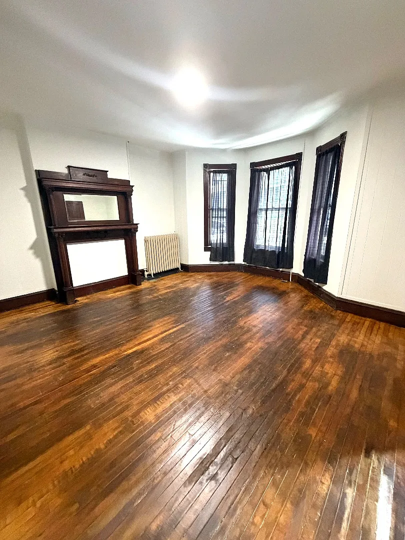 55 East ave — Photo 2