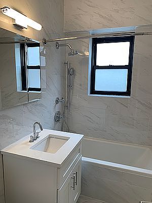 4th image of 160 E 88th St #16EF