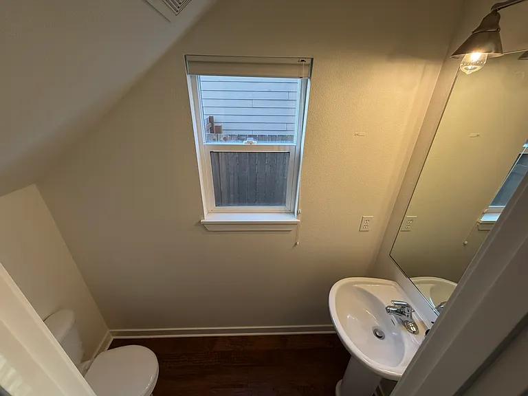 239 N Cedar St — Photo 10