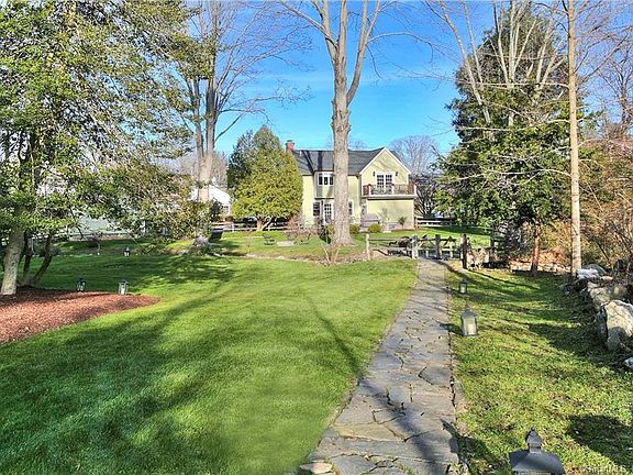2nd image of 1939 Bronson Rd
