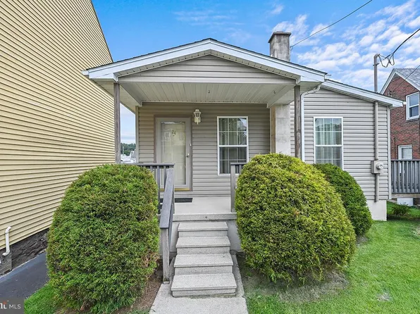 24 N Crescent St, Tremont, PA 17981