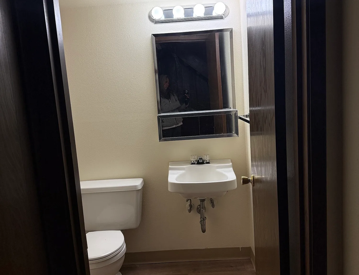 2 bed, 1.5 bath, 1100 sqft, $1,850 — Photo 1