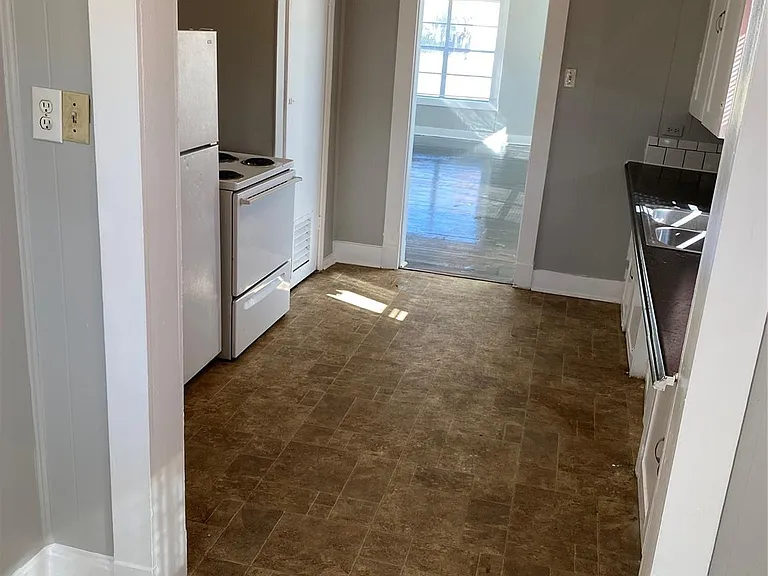 1613 Park St — Photo 25