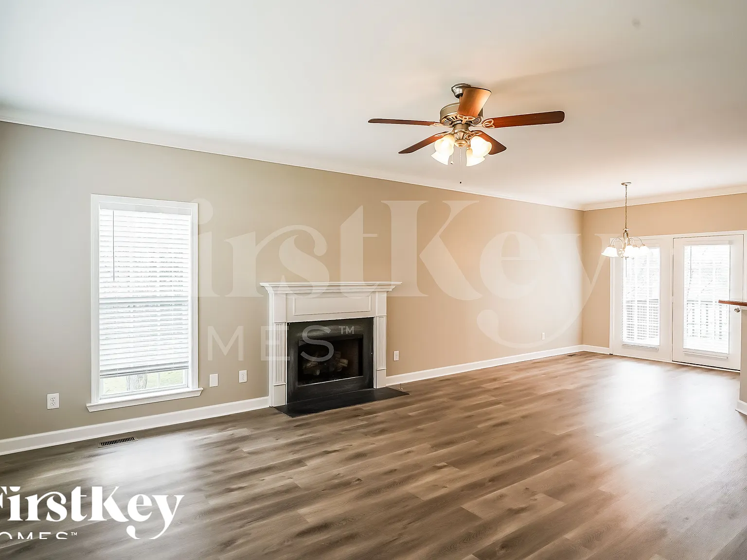 4 bed, 2.5 bath, 2453 sqft, $2,905 — Photo 3
