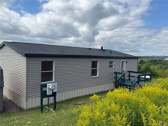 4th image of 2755 Center Rd
