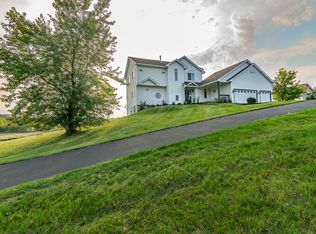 884 Fraser Ln, Hudson, WI 54016