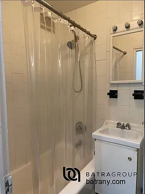 Rented by Batra Group Inc | media 23