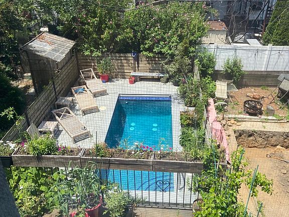 3rd image of 1169 Jefferson Ave #2