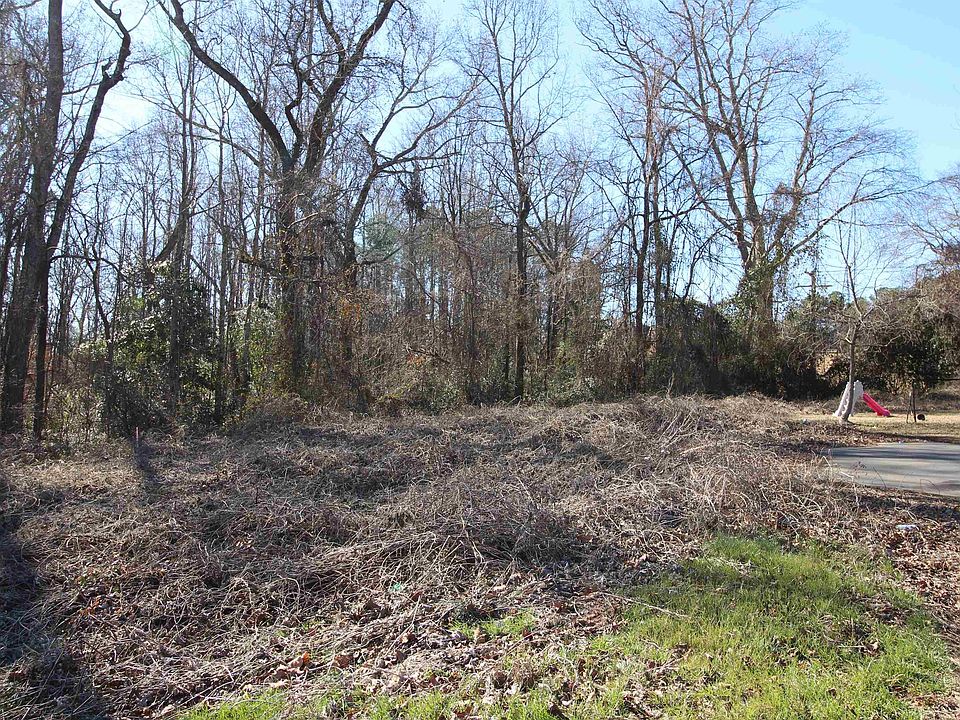 2nd image of 502 Vault Way