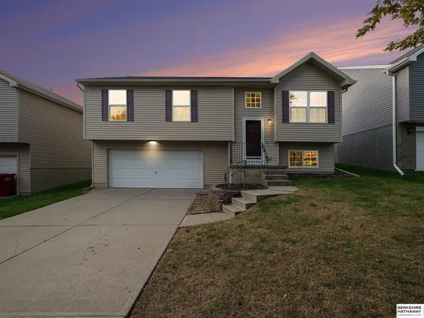 14517 Knudsen St, Bennington, NE 68007