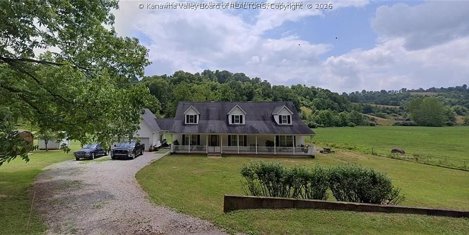 1st image of 621 Seamans Fork Rd