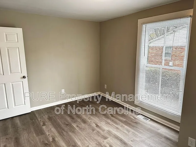 213 Irma Ave — Photo 25