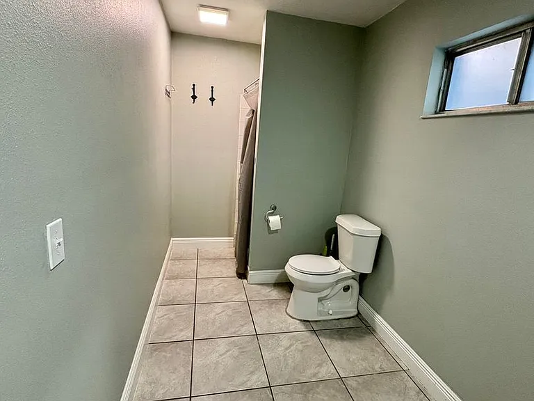 1395 Neptune Rd #B — Photo 10