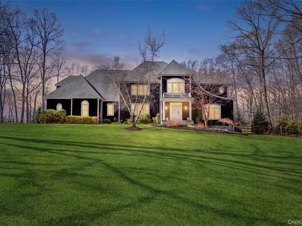 1359 Rustic Ridge Court, Yorktown Heights, NY 10598