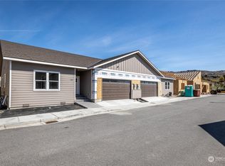 221 21st St NW, East Wenatchee, WA