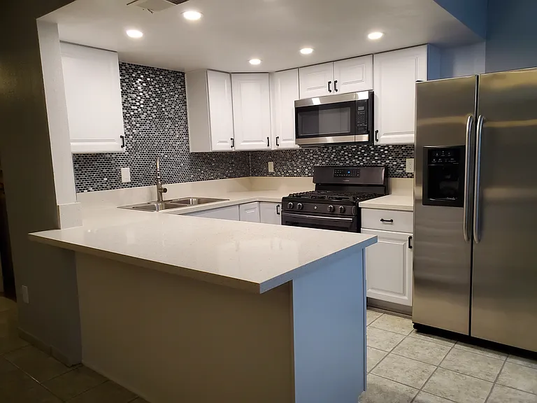 2305 N Jones Blvd — Photo 1