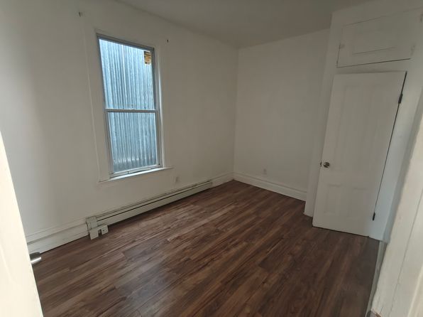 152 Chadwick Ave Floor 1