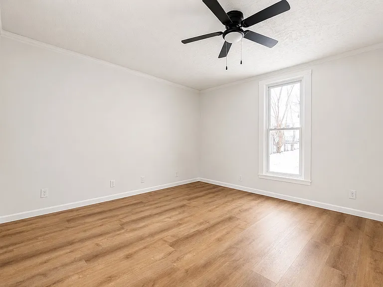 242 Laurel Oak St — Photo 10