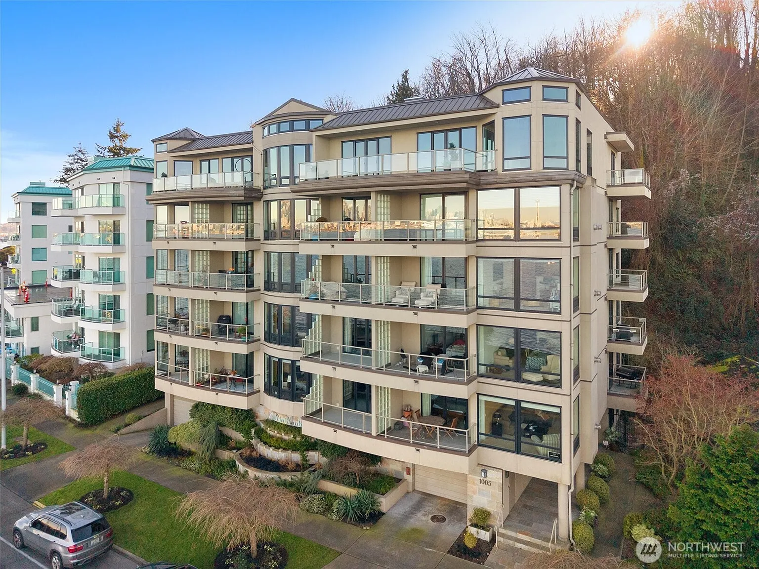 1005 Harbor Avenue SW #400 photo 1