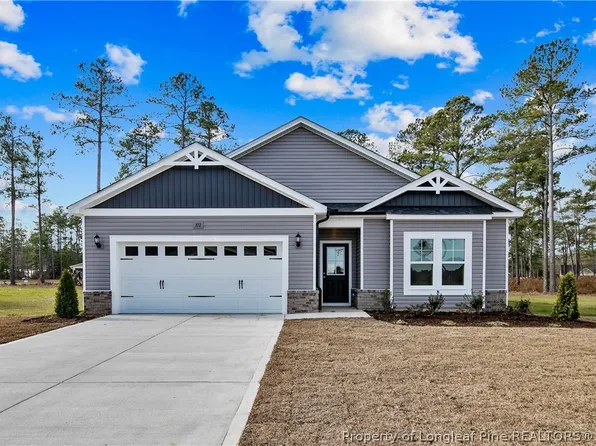 102 Pine Needle Dr, Salemburg, NC 28385