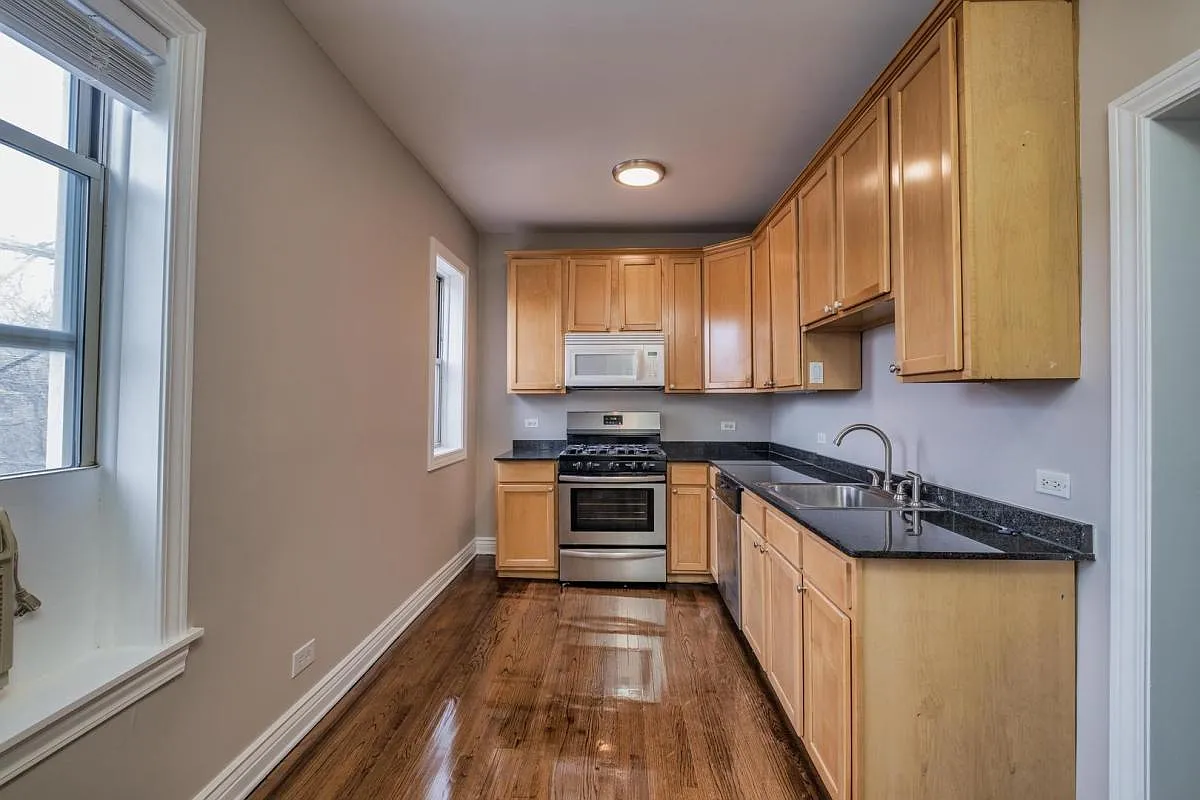 2 bed, 1.0 bath, $1,595 — Photo 3