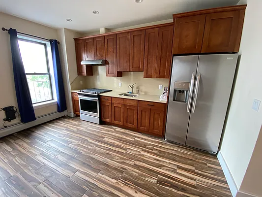 Rented by Calabrese Real Estate | media 10