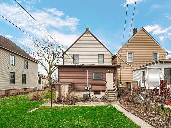 3rd image of 12815 Lincoln St