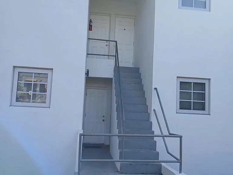 960 SW 2nd St #1 — Photo 11