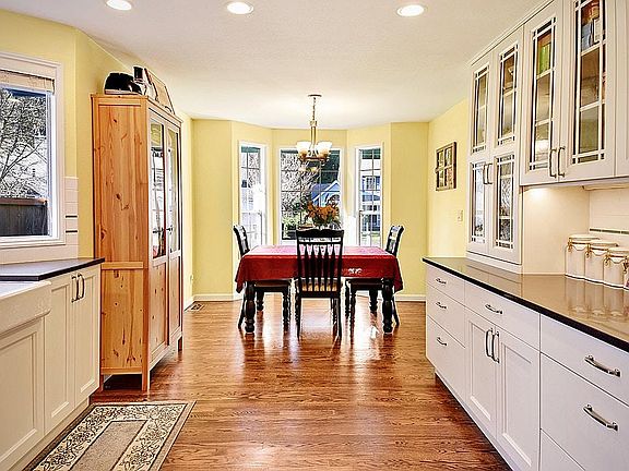 Kitchen & Dinning