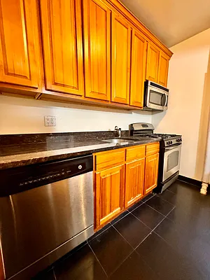 Rented by City Connections Realty | media 17