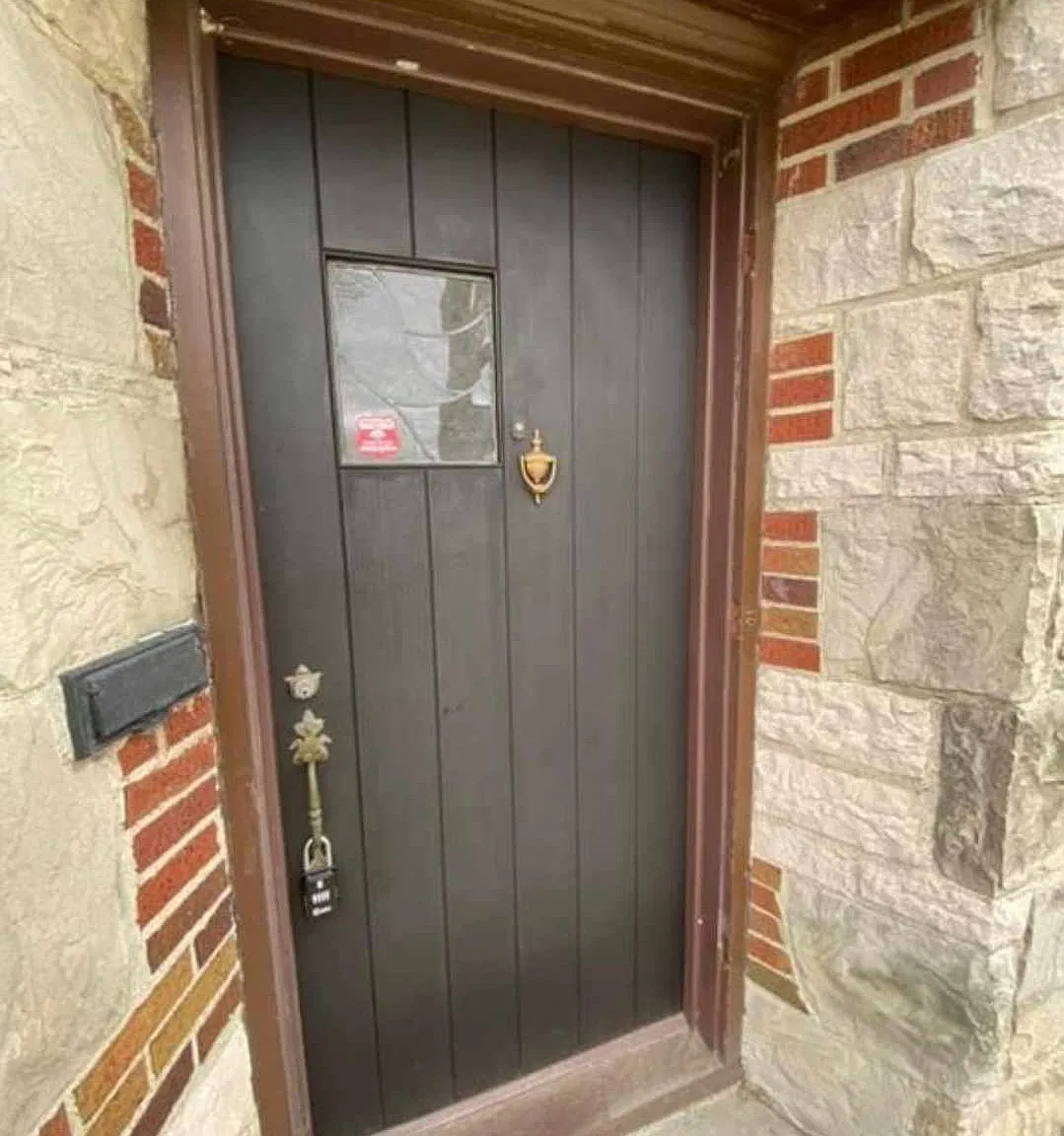 655 Caswell Ave — Photo 2