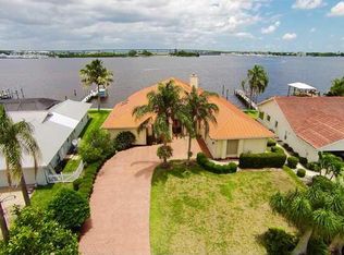 1260 SW Dyer Point Rd, Palm City, FL 34990