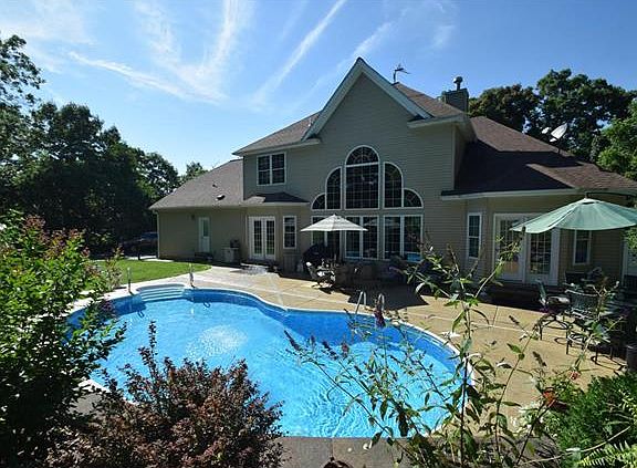 2nd image of 122 Fischer Valley Dr