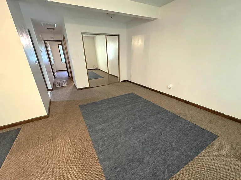 115 Southview Dr — Photo 1