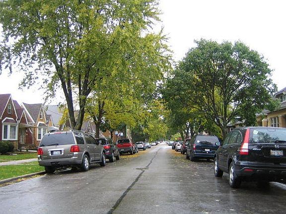 5th image of 1118 N Lorel Ave