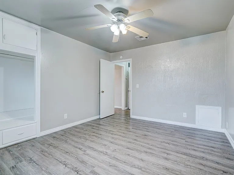 2845 Cambridge Ct — Photo 26